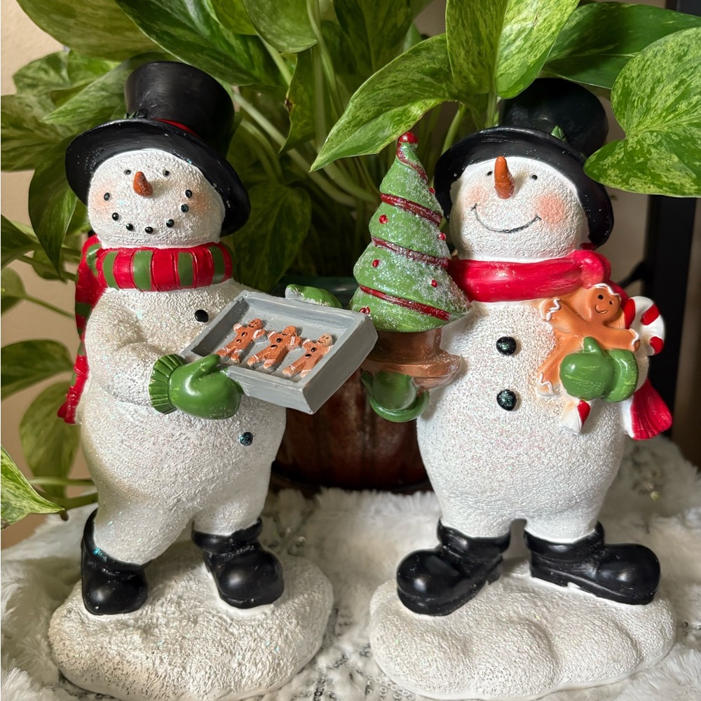 Charming Snowman Duo with Tree and Cookies